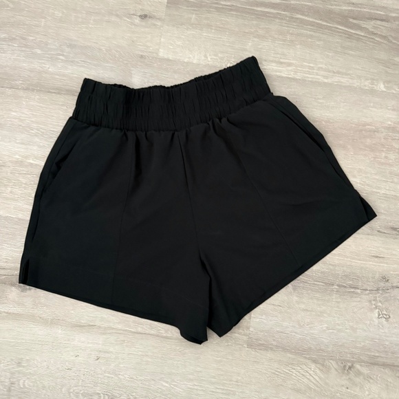 Abercrombie & Fitch Pants - Abercrombie & Fitch Women’s Black High Rise Casual Shorts